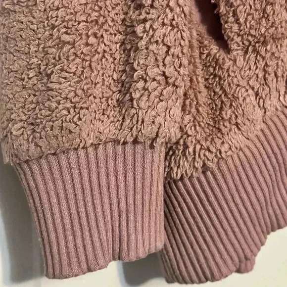 Woman’s cozzy Sherpa 3/4 zip sweater - Picture 3 of 6